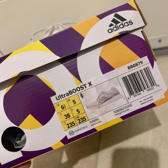 Adidas ultraboost womens 6.5 - Picture 4 of 4